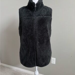 Eddie Bauer Cozy Women’s Dark Grey Sherpa Fleece Vest